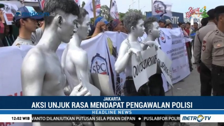 Ratusan Buruh Kembali Blokade Pelabuhan Tanjung Priok