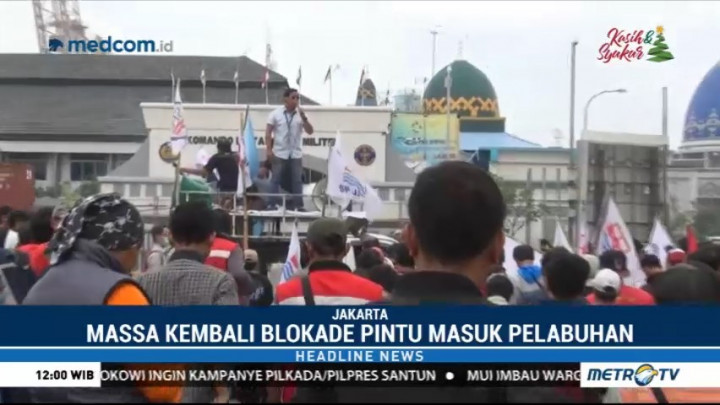 Buruh Kontainer JICT Protes PHK Massal