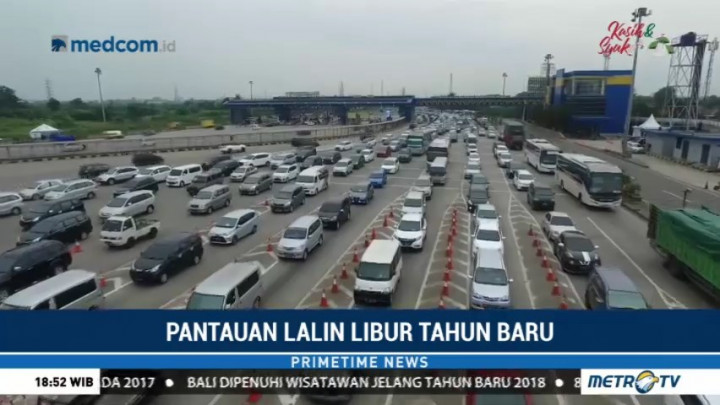 Arus Lalin di Gerbang Tol Cikarang Utama Ramai Lancar