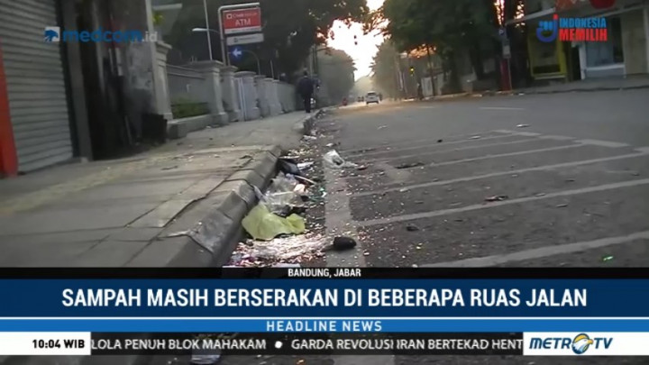 Tumpukan Sampah Berserakan di Bandung