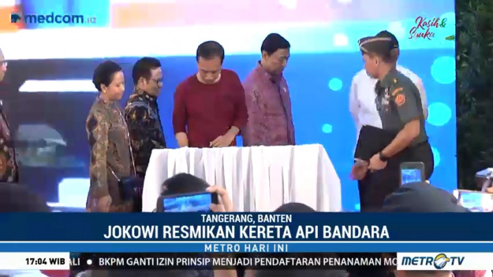 Jokowi Resmikan Kereta Bandara Soetta