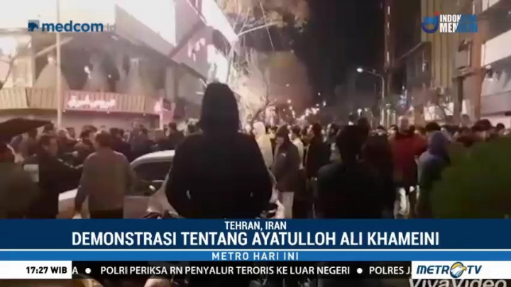 Freedomessenger Unggah Video Demo di Teheran