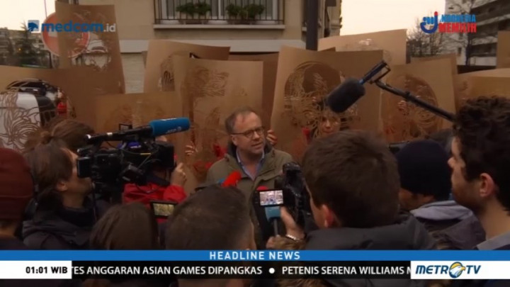 Puluhan Aktivis Paris Unjuk Rasa di Depan Gedung Kedubes Turki