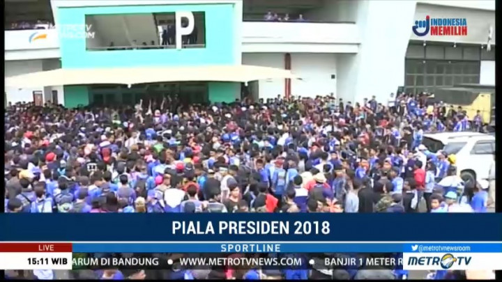 Ribuan Suporter Tidak Bisa Masuk Stadion GBLA