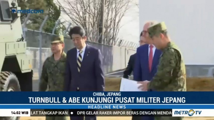 Turnbull dan Abe Periksa Senjata Antirudal Milik Jepang