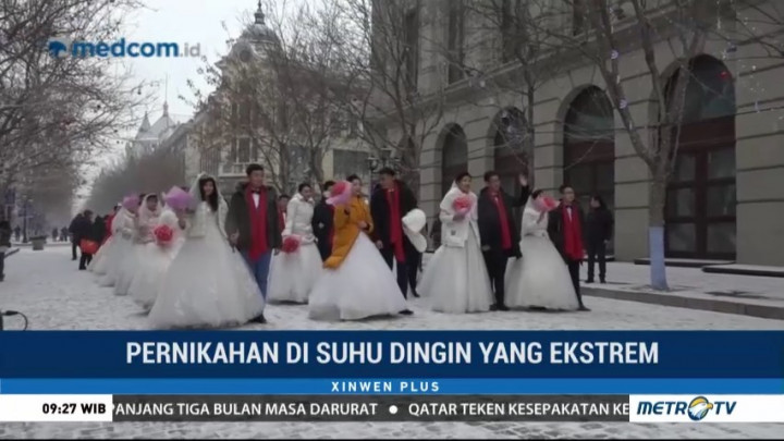 34 Pasangan Nikah Massal di Atas Es