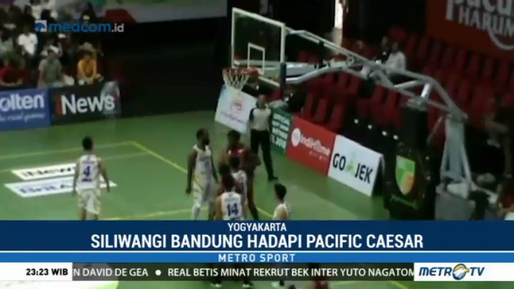 Siliwangi Bandung Dipaksa Menyerah 80-83 dari Pacific Caesar