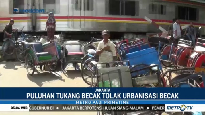 Puluhan Tukang Becak di Pekojan Tolak Urbanisasi Becak