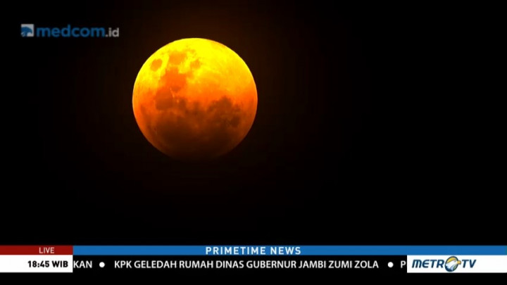 Super Blood Moon Mulai Terlihat