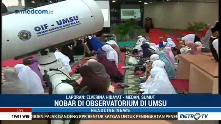 Warga Medan Nobar Gerhana Bulan di UMSU