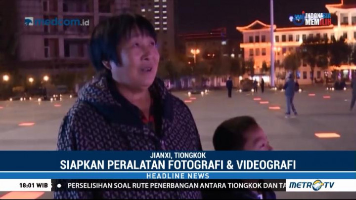 Warga Tiongkok Sambut Super Blue Blood Moon