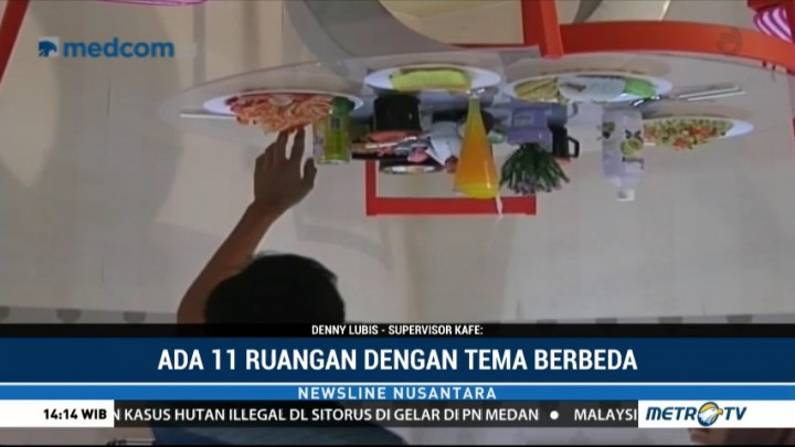 Mencoba Santap Siang di Kafe Terbalik