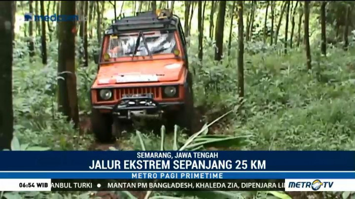 Keseruan Gelaran Offroad di Tengah Perkebunan