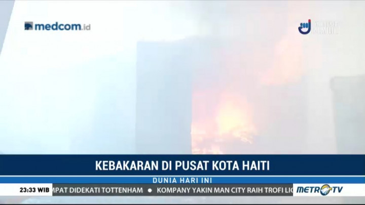 Sebuah Pasar di Haiti Terbakar
