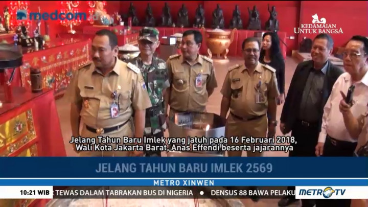 Jelang Tahun Baru Imlek, Wali Kota Jakbar Kunjungi Vihara Dharma Bhakti