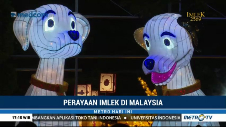 Peringatan Imlek, Lampion Berbentuk Anjing Hiasi Kuil di Malaysia