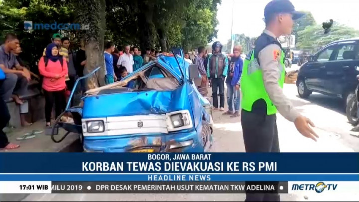 Truk Semen Tabrak Angkot, Dua Orang Tewas