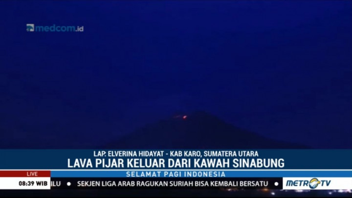 Gunung Sinabung Keluarkan Lava Pijar