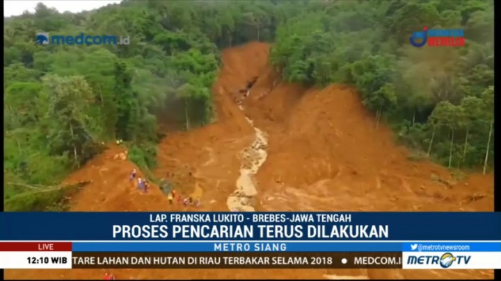 Tim SAR Menyisir Aliran Sungai untuk Mencari Korban Longsor di Brebes