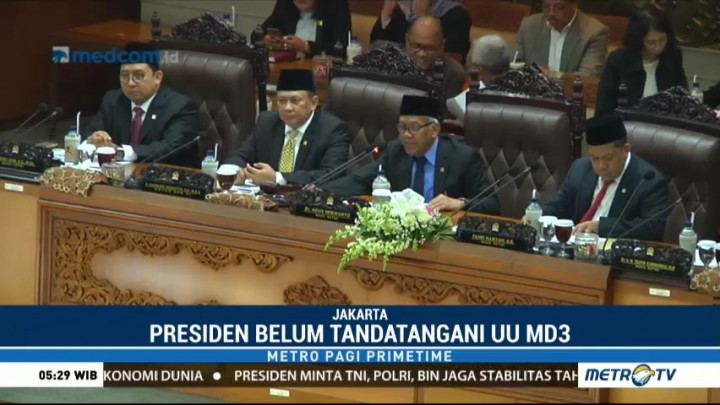 Pelantikan Wakil Ketua DPR Terganjal UU MD3
