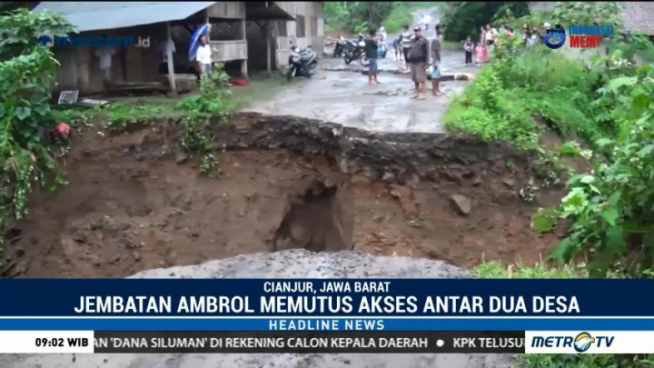 Jembatan Penghubung Dua Kecamatan di Cianjur Terputus