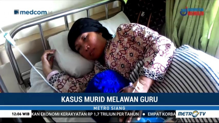 Kesal Ditegur Main Ponsel, Murid Pukul Guru dengan Kursi