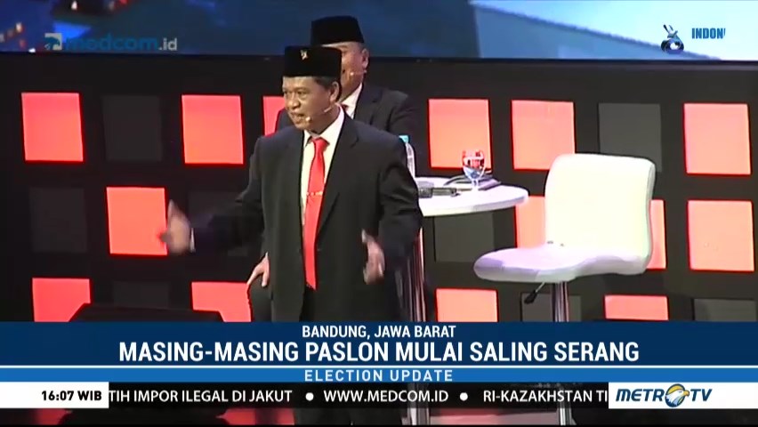 Empat Paslon Saling Serang di Debat Perdana Pilgub Jabar