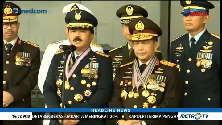 Panglima dan Kapolri Terima Tanda Kehormatan dari TNI