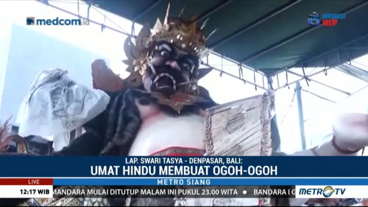 Umat Hindu di Bali Membuat Ogoh-Ogoh Jelang Nyepi