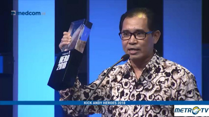 Michael Leksodomulyo, <i>Dokter Gelandangan</i> Peraih Kick Andy Heroes Award
