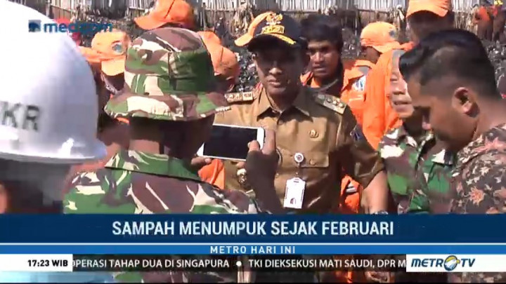 Anies Baswedan Tinjau Langsung Tumpukan Sampah di Teluk Jakarta