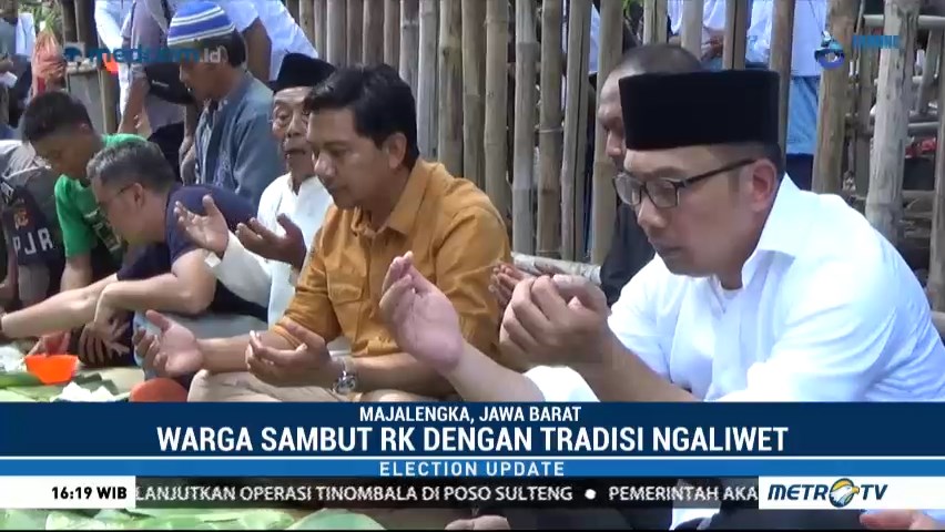 Ridwan Kamil Ngaliwet Bareng Warga di Majalengka