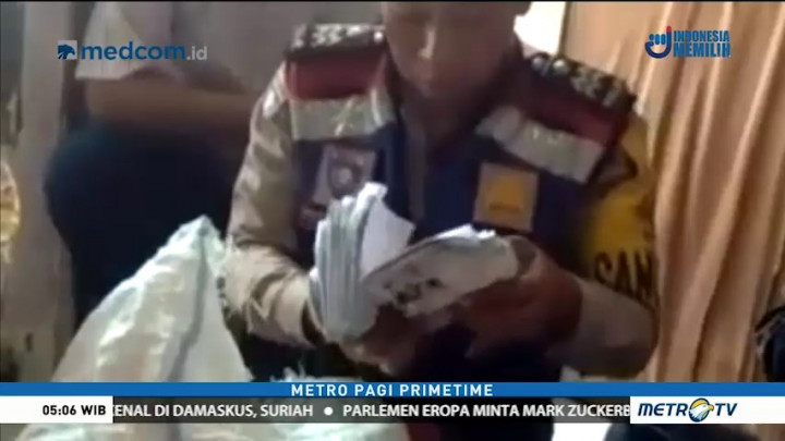 Warga Temukan Karung Berisi Kartu Indonesia Pintar di Surabaya