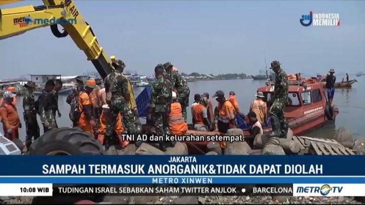 55 Ton Sampah Telah Dibersihkan dari Muara Angke