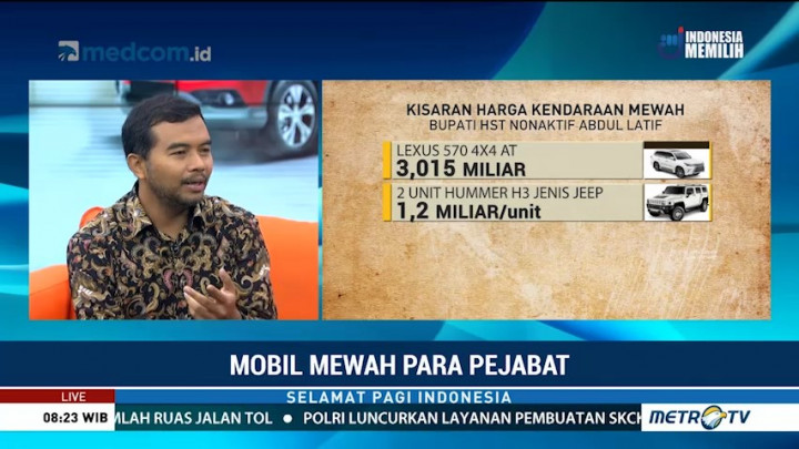 Gaya Glamor Pejabat dengan Mobil Mewahnya (1)