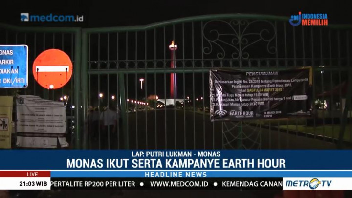 Suasana Earth Hour di Monas