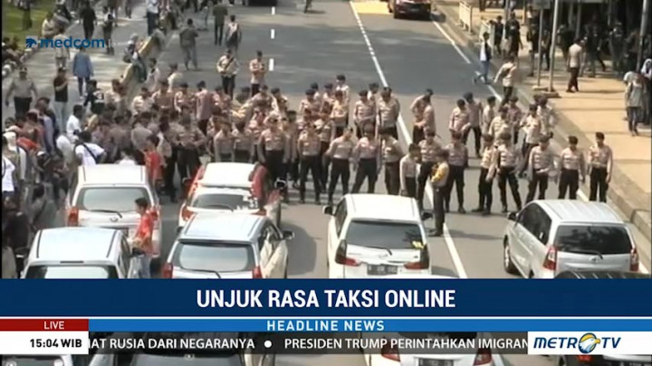 Lalin Istana Dialihkan Akibat Unjuk Rasa Taksi Online