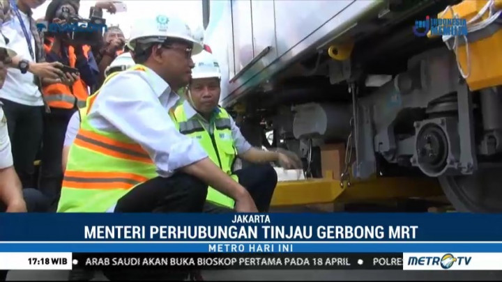 Menhub Tinjau Gerbong MRT