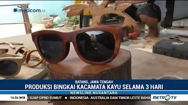 Uniknya Bingkai Kacamata Berbahan Kayu