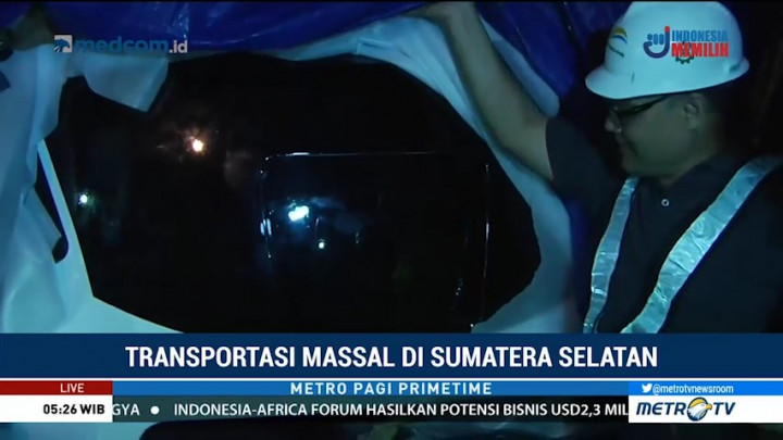 Kemenhub Tinjau Rangkaian Kereta LRT di Palembang