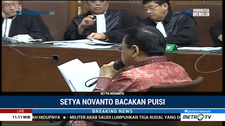 Di Kolong Meja Setya Novanto