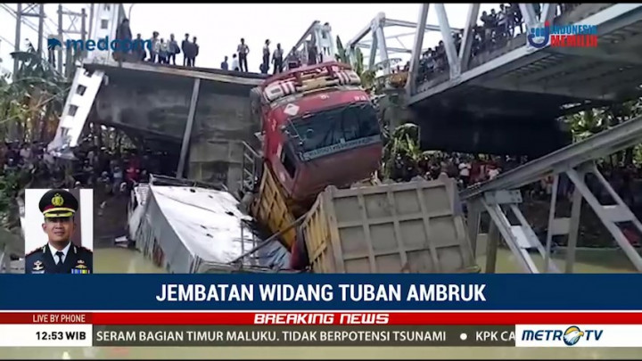 Jembatan Widang Tuban Ambruk, Satu Korban Terjepit Truk
