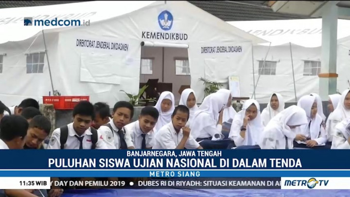 Puluhan Siswa SMPN 2 Kalibening Laksanakan UN di Tenda