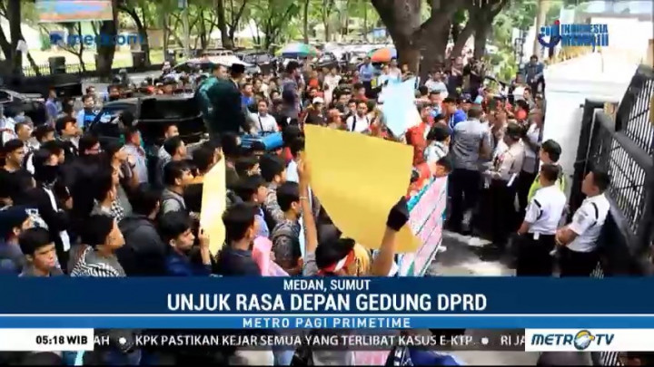 Ratusan Mahasiswa Tuntut Kapolda Sumut Dicopot