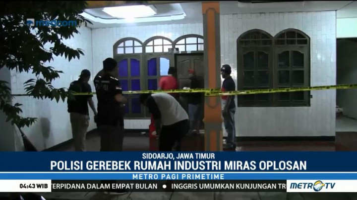 Polisi Gerebek Rumah Produksi Miras Oplosan di Sidoarjo