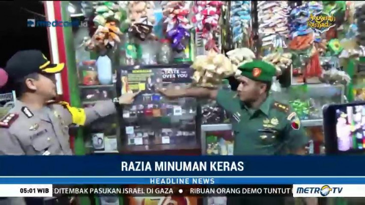 Polres Jember Razia Puluhan Miras dari Toko Kelontong