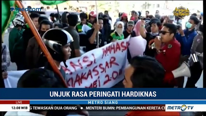 Hardiknas, Mahasiswa di Makassar Tuntut Pendidikan Bebas Diskriminasi