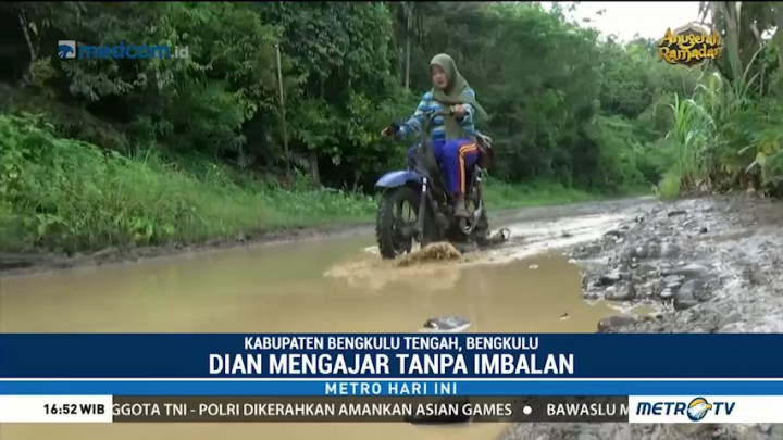 Perjuangan Guru di Pelosok