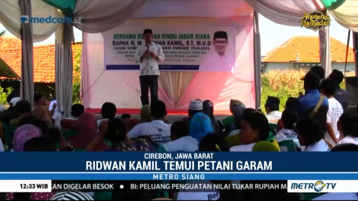 Ridwan Kamil Berdialog dengan Petani Garam di Cirebon