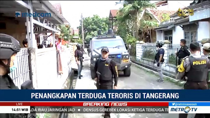 Densus 88 Amankan Barang Bukti dari Rumah Terduga Teroris di Tangerang